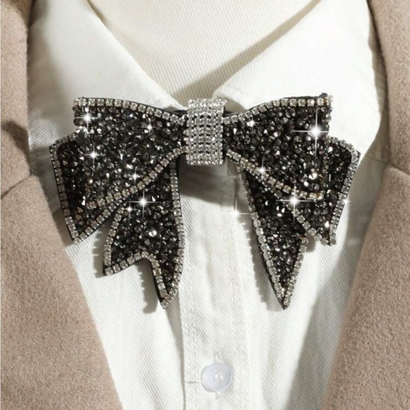 ✨Sparkling Black and Silver Bow Rhinestone Brooch - Picture 5 of 6